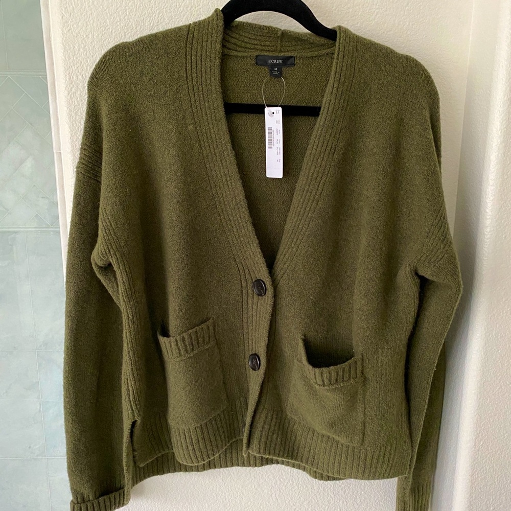 NWT J.Crew Cropped Cardigan in Supersoft Yarn Size M. Olive Green.